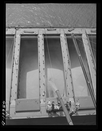 Loading grain boat. Occident elevator. Duluth, Minnesota