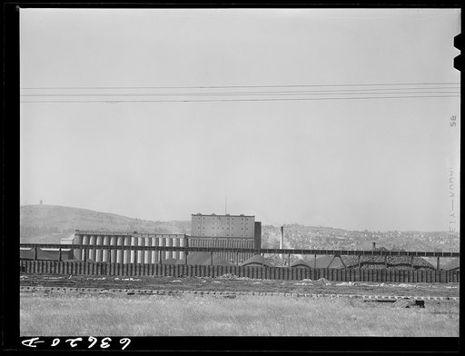 Untitled photo, possibly related to: Great Lakes boats bring coal from the East and return with wheat. Duluth, Minnesota