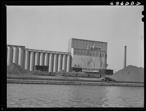 Untitled photo, possibly related to: Great Lakes boats bring coal from the East and return with wheat. Duluth, Minnesota