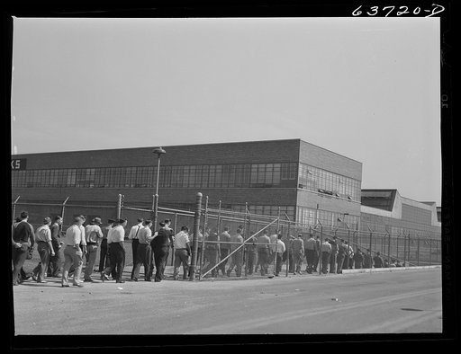 Pay line of Hudson ordnance plant near Detroit, Michigan