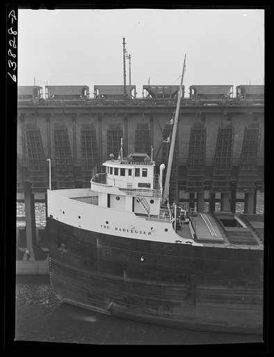 Untitled photo, possibly related to: Iron ore docks at Allouez, Wisconsin