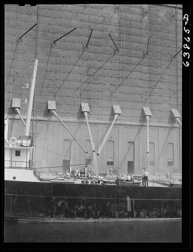 Loading grain boat. Superior, Wisconsin