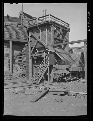 Screening plant for separating ore scram (lower grade ore). Mahoning pit, Hibbing, Minnesota