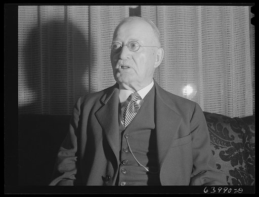 Untitled photo, possibly related to: Old resident of Duluth, Minnesota