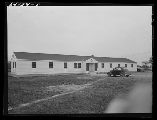 Untitled photo, possibly related to: Housing for defense workers. Aberdeen, Maryland