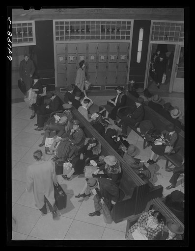Washington, D.C. Greyhound bus terminal on the day before Christmas