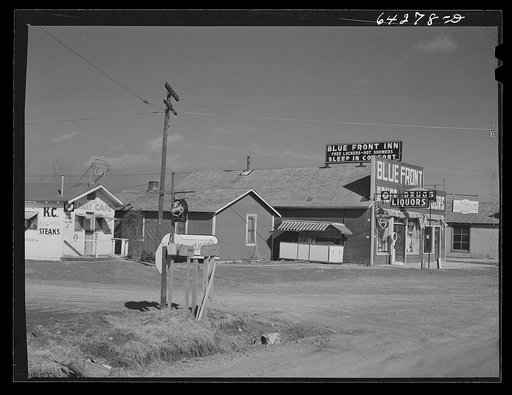 Newton County, Missouri. Camp Crowder area. Construction work began in Sepember 1941. Trailer camps, cabins, hotels, liquor stores, cafes and night clubs stretch along U.S. Highway No. 71 bordering the camp for about ten miles