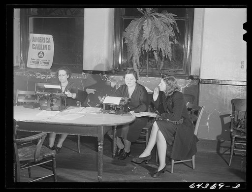 Marietta, Ohio. Young women swearing in as a civilian defense worker