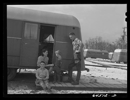 Burlington, Iowa. Acres unit, FSA (Farm Security Administration) trailer camp. Frank Barker and family at Burlington ordnance plant