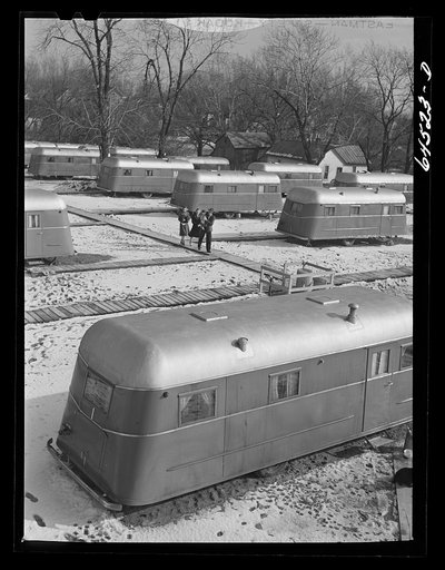 Burlington, Iowa. Acres unit, FSA (Farm Security Administration) trailer camp for workers at Burlington ordnance plant