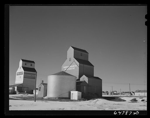 Hazen, North Dakota. Elevators