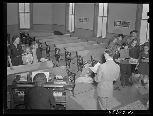 Wisdom, Montana. Singing hymns at Sunday school