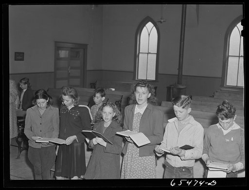 Wisdom, Montana. Singing hymns at Sunday school