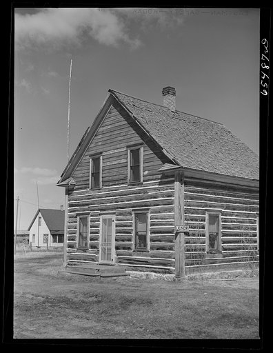Wisdom, Montana. Log house