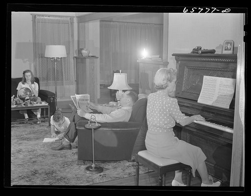 Untitled photo, possibly related to: Lincoln, Nebraska. Floyd Lynn and his family