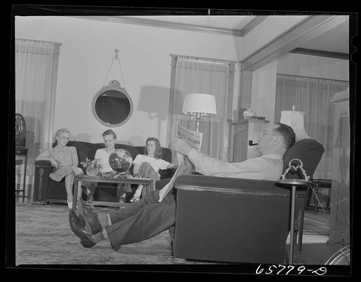 Lincoln, Nebraska. Floyd Lynn and his family
