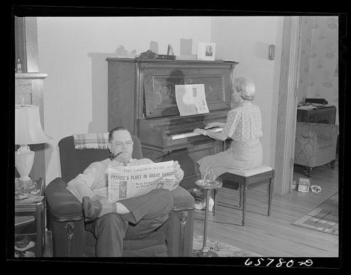 Lincoln, Nebraska. Floyd Lynn and his family