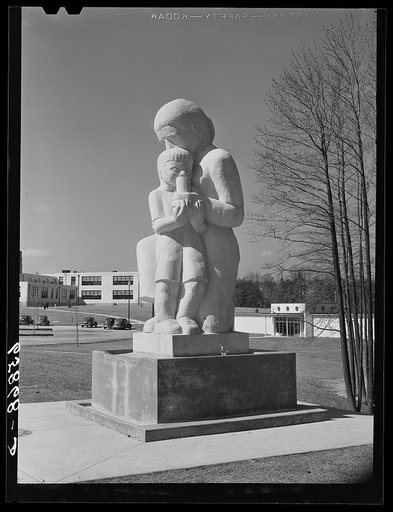 Greenbelt, Maryland. Statue by Lenore Thomas