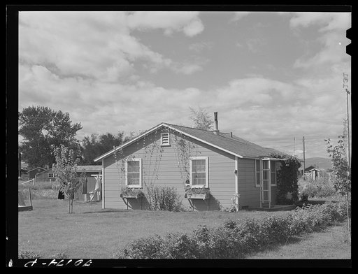 House for permanent farm workers at the FSA (Farm Security Administration) farm family migratory labor camp. Yakima, Washington