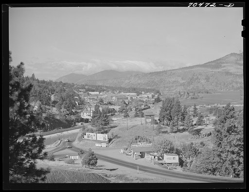 Untitled photo, possibly related to: Hood River, Oregon, shipping and shopping center for Hood River Valley, where apples and pears are main crops