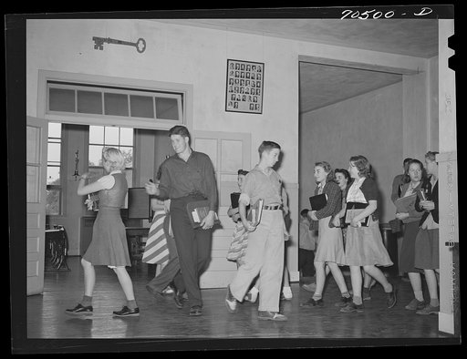 High school boys and girls changing classrooms. Hermiston, Oregon