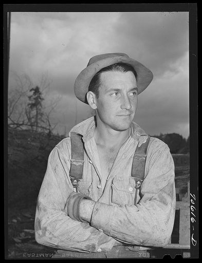 Long Bell Lumber Company, Cowlitz County, Washington. Lumberjack