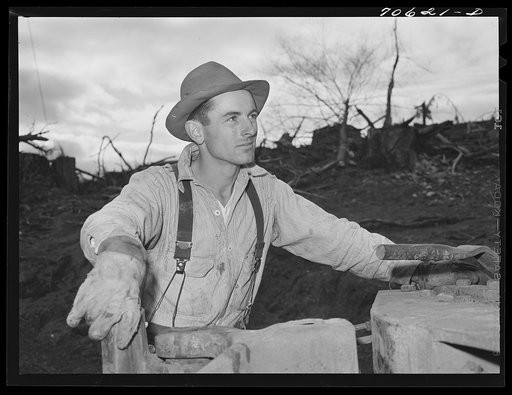 Long Bell Lumber Company, Cowlitz County, Washington. Lumberjack