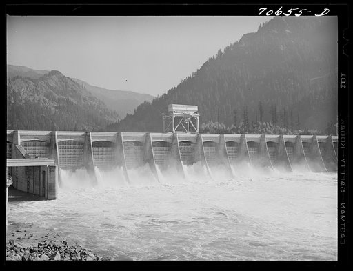 Gate controlled spillway dam. Bonneville Dam, Oregon