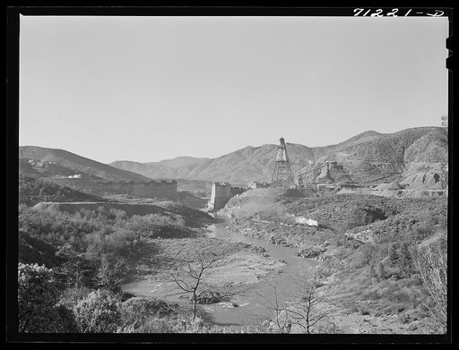 Shasta Dam, Shasta County, California. Looking down the river towards Shasta Dam under construction
