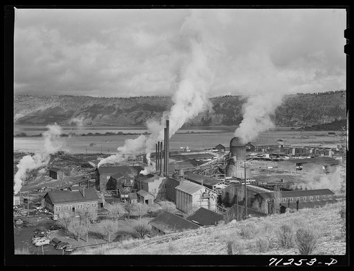 Untitled photo, possibly related to: Sawmill. Klamath County, Oregon