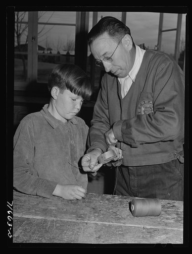 Tulare County, California. FSA (Farm Security Administration) farm workers' camp. Recreation instructor