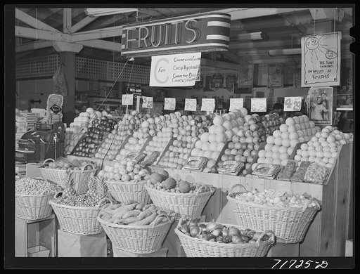 Porterville, California. Vegetable stand