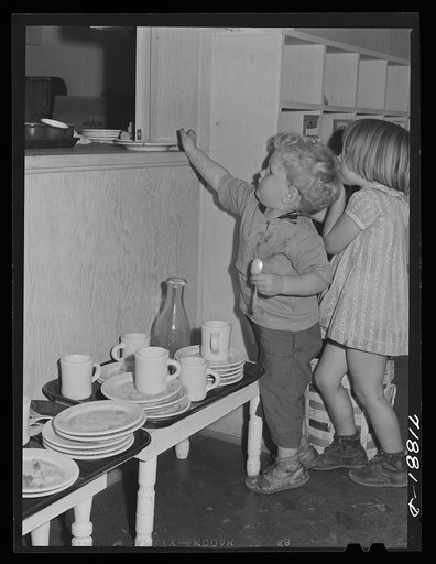 Woodville, California. FSA (Farm Security Administration) farm workers' community. Lunch at the nursery school