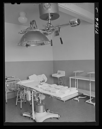 Eleven Mile Corner, Arizona. Cairns General Hospital, FSA (Farm Security Administration) farm workers' community. Operating room
