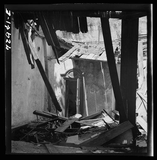 Untitled photo, possibly related to: Kennett, California. Old bank vault. Now a town of about twenty persons. Kennett was once a booming gold mining town. After completion of Shasta Dam it will be inundated