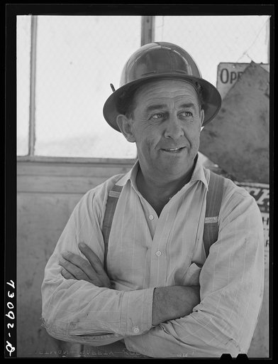 Shasta Dam, Shasta County, California. Workman