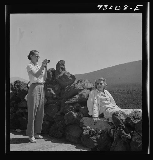 Lane County, Oregon. Tourists at the Dee Wright observation point