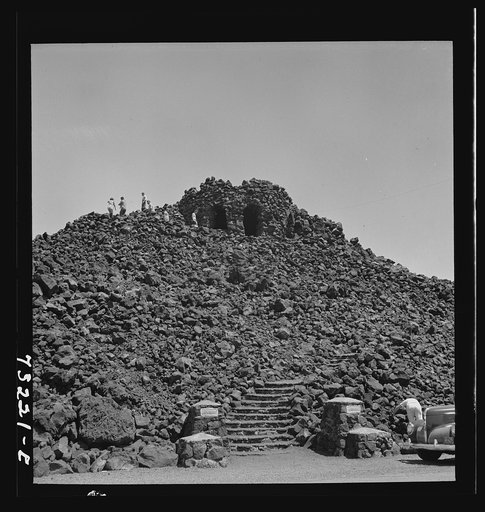 Lane County, Oregon. The Dee Wright observation point in the lava fields