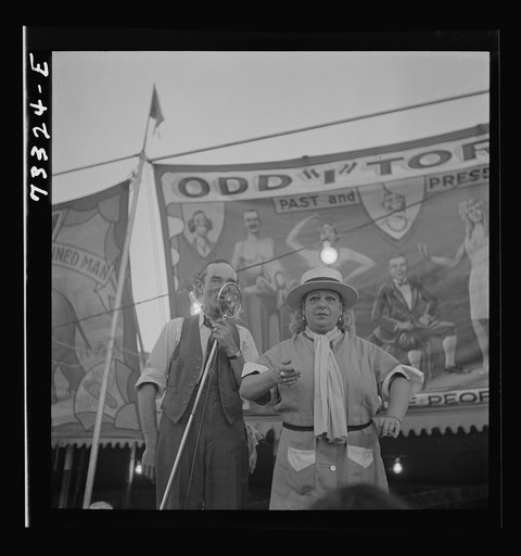 Klamath Falls, Oregon. Sideshow at the cicus