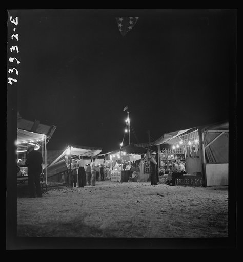 Klamath Falls, Oregon. Carnival of the circus at night