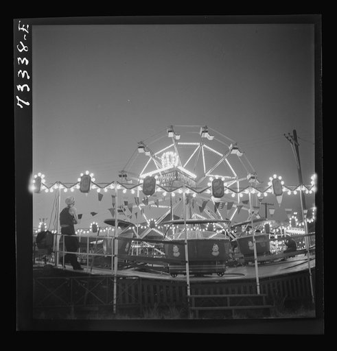 Klamath Falls, Oregon. Carnival rides at the circus