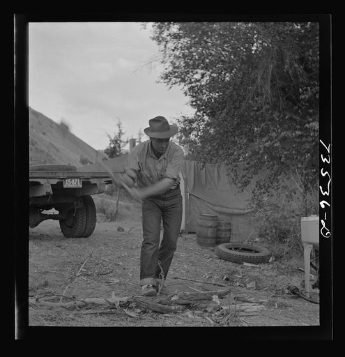 Untitled photo, possibly related to: Grant County, Oregon. Mining prospectors' camp