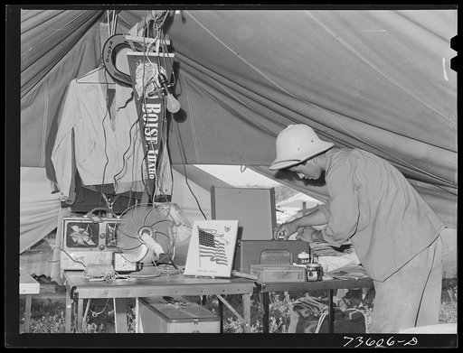 Nyssa, Oregon. FSA (Farm Security Administration) mobile camp. Tent home for Japanese-American family living at the camp