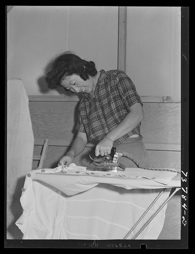 Shelley, Idaho. FSA (Farm Security Administration) mobile camp. Japanese who live at the camp have a laundry room