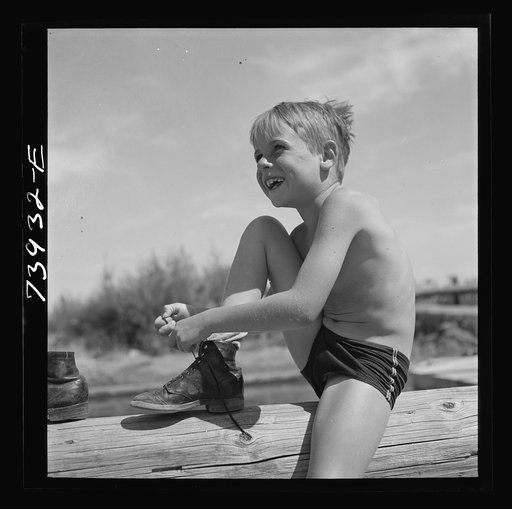 Rupert, Idaho. Schoolboy at swimming pool