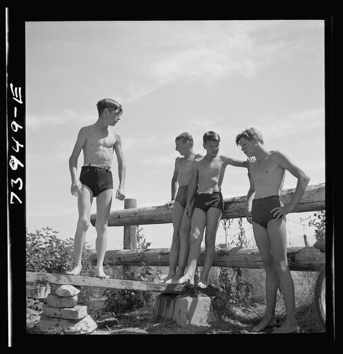Rupert, Idaho. Schoolboys in swimming