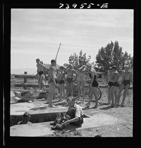 Rupert, Idaho. Dressing after swimming