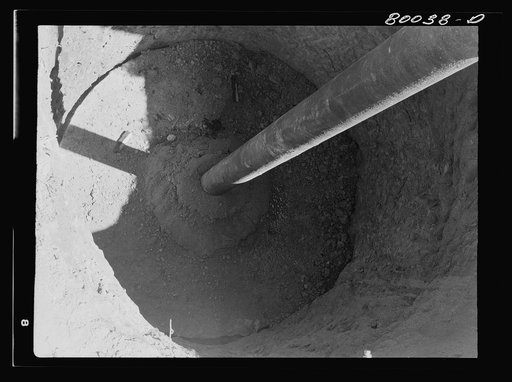 The casing is cemented to insure tightness. Safe well demonstration near La Plata, Maryland, Charles County