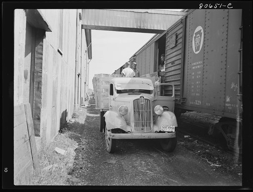 A railroad spur enters the Phillips Packing Company plant to load canned goods for distant points not reached by truck line. Cambridge, Maryland