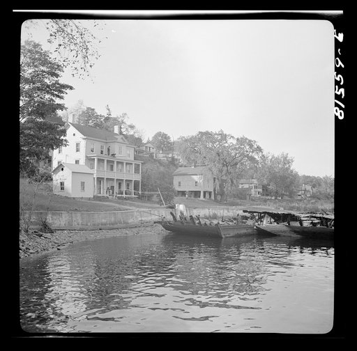 New Baltimore was once a shipyard, but today it is a drowsy river town with its only activity summer visitors